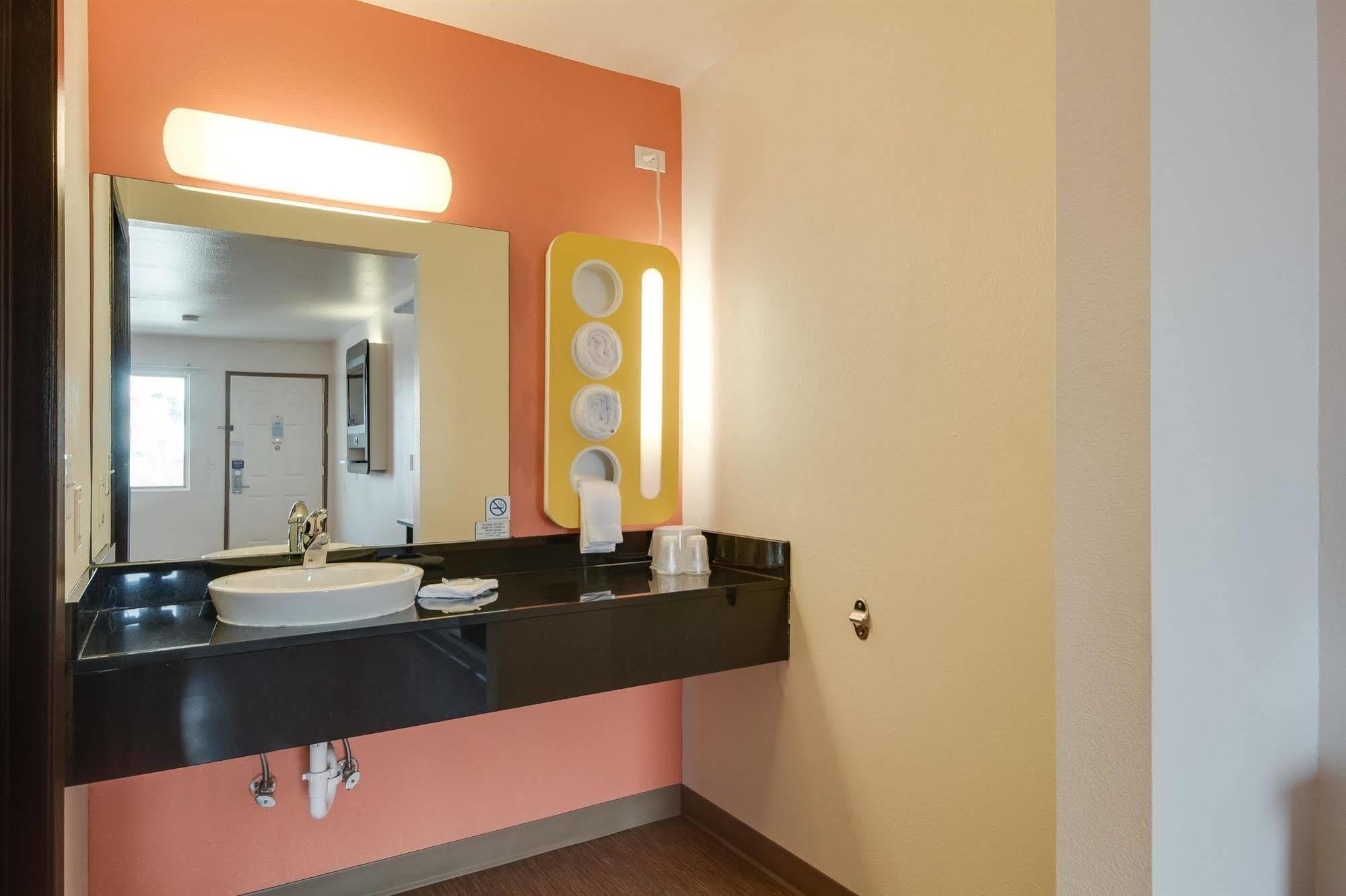 Motel 6-Brownsville, Tx North ภายนอก รูปภาพ