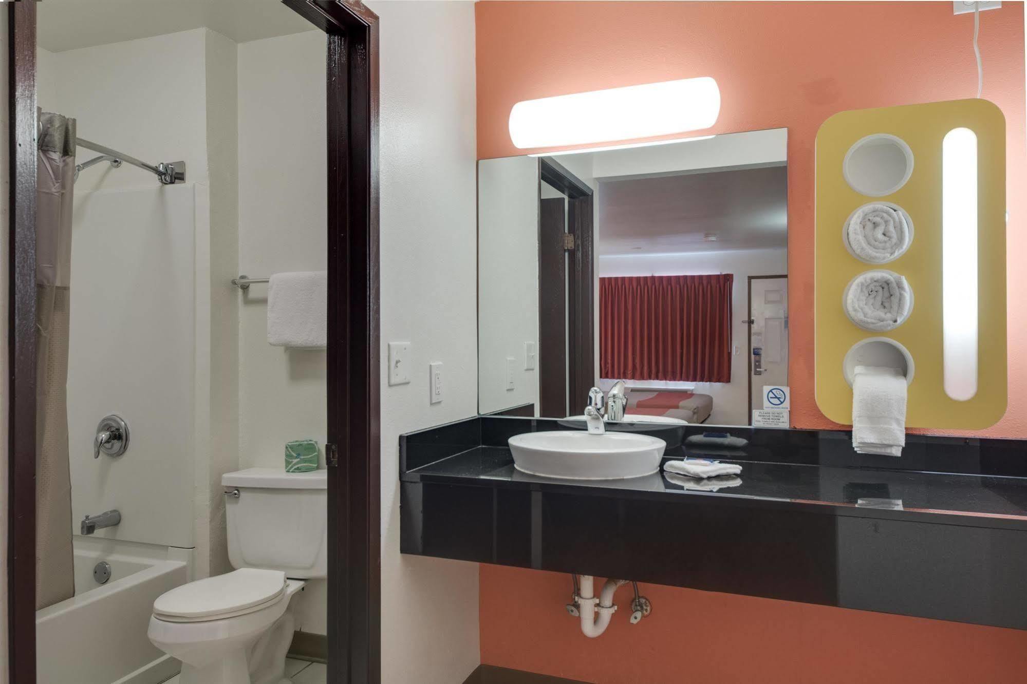 Motel 6-Brownsville, Tx North ภายนอก รูปภาพ