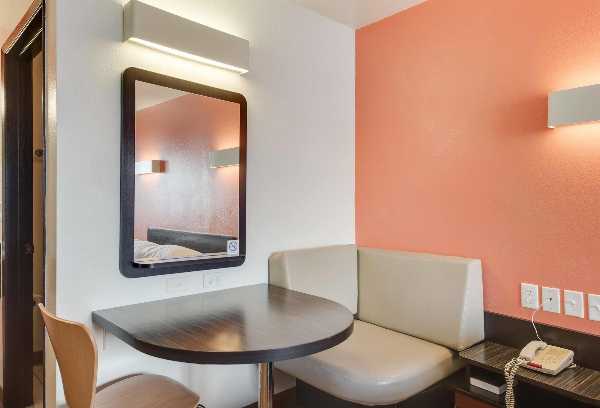 Motel 6-Brownsville, Tx North ภายนอก รูปภาพ