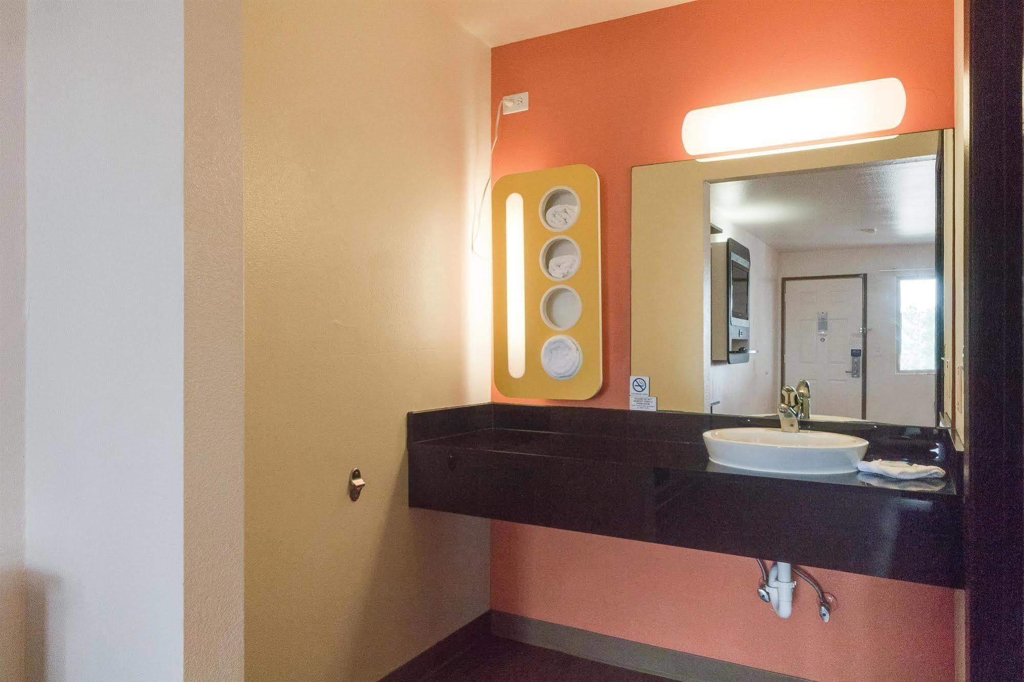 Motel 6-Brownsville, Tx North ภายนอก รูปภาพ
