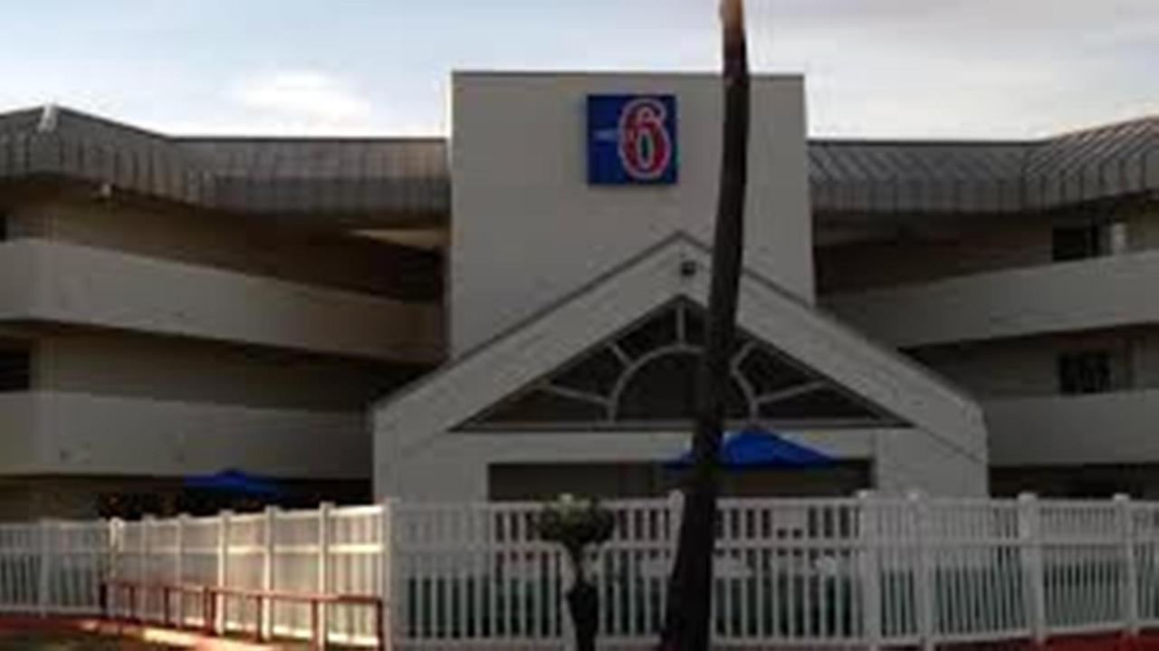 Motel 6-Brownsville, Tx North ภายนอก รูปภาพ